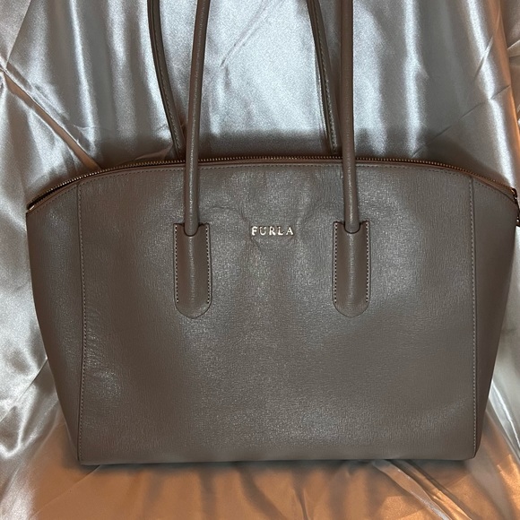 EUC Furla Shoulder Bag - Picture 11 of 11